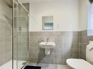 En Suite- click for photo gallery